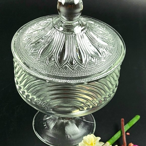 Vintage- Glass Candy Dish with Pedestal & Lid- Beautiful - Picture 5 of 10